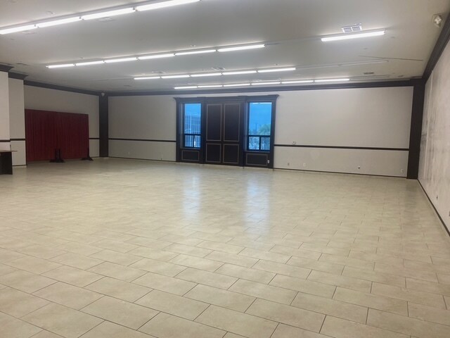 211 N Citrus Ave, Covina, CA à louer - Photo du bâtiment - Image 2 de 7