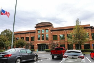 1305 Mall of Georgia Blvd, Buford, GA for lease Interior Photo- Image 2 of 32