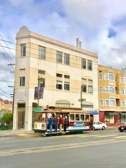 665 Chestnut St, San Francisco, CA à louer - Photo du bâtiment - Image 2 de 9
