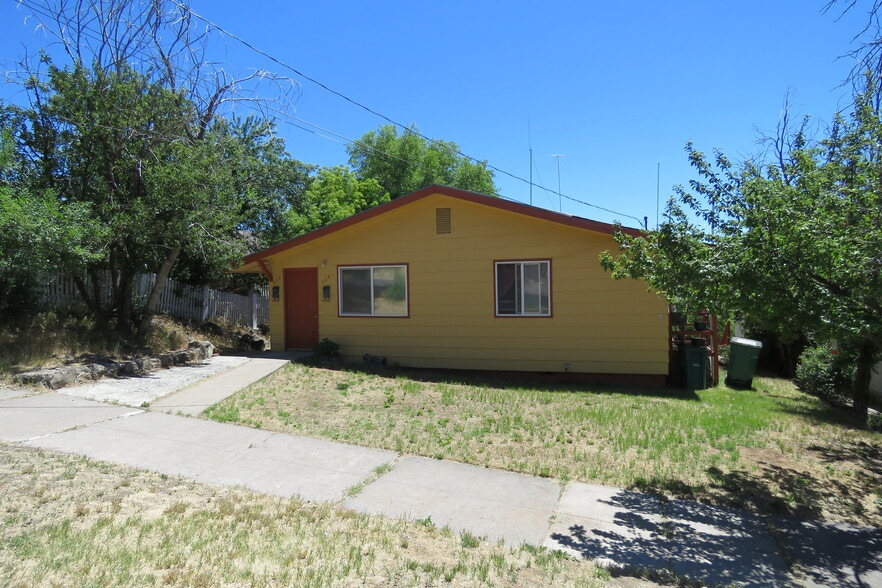 326 Jefferson St, Klamath Falls, OR for sale - Building Photo - Image 2 of 10