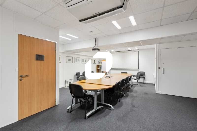 Flex in Nanterre for sale - Interior Photo - Image 2 of 21