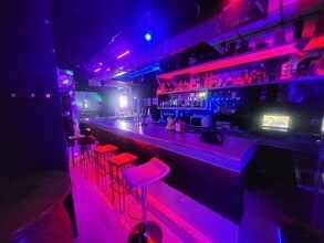 Retail in Alcobendas, Madrid for lease Interior Photo- Image 2 of 11