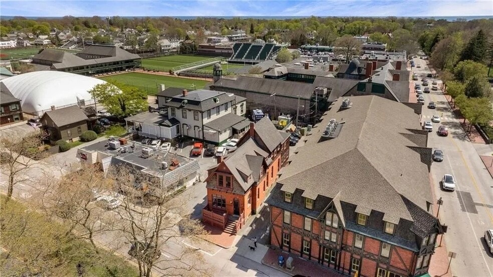 3 Memorial Blvd, Newport, RI for lease - Building Photo - Image 2 of 4