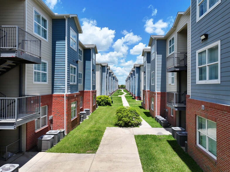 23286 Richards Rd, Prairie View, TX for sale - Building Photo - Image 3 of 18