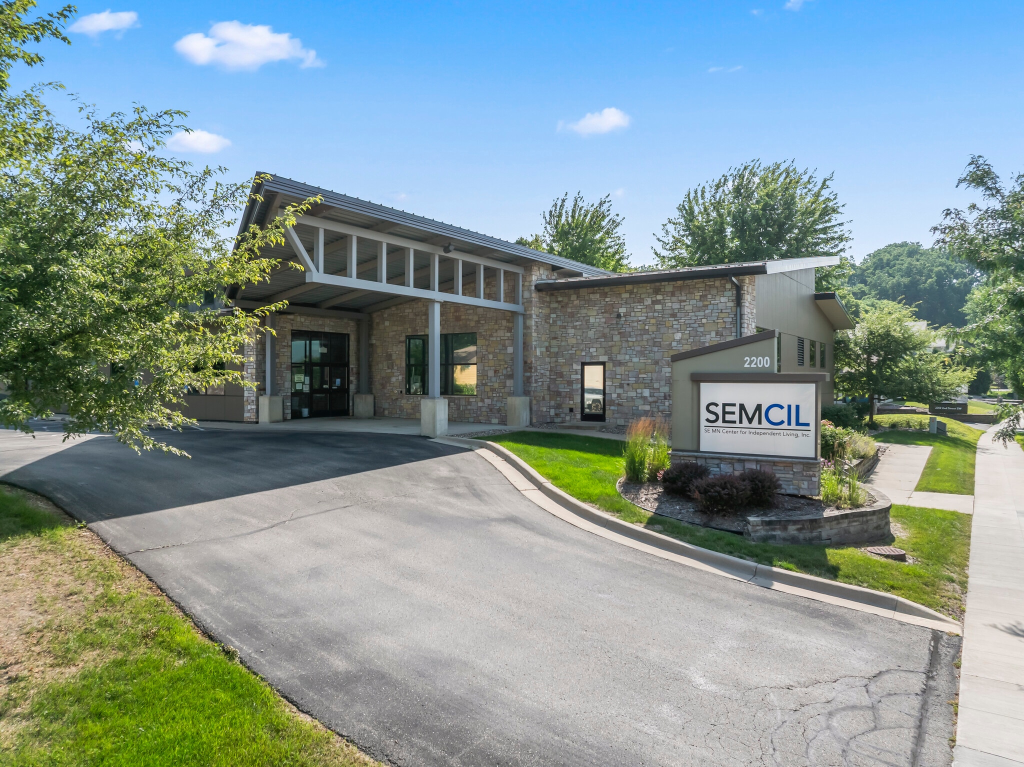 2200 2nd St SW, Rochester, MN for sale Building Photo- Image 1 of 34