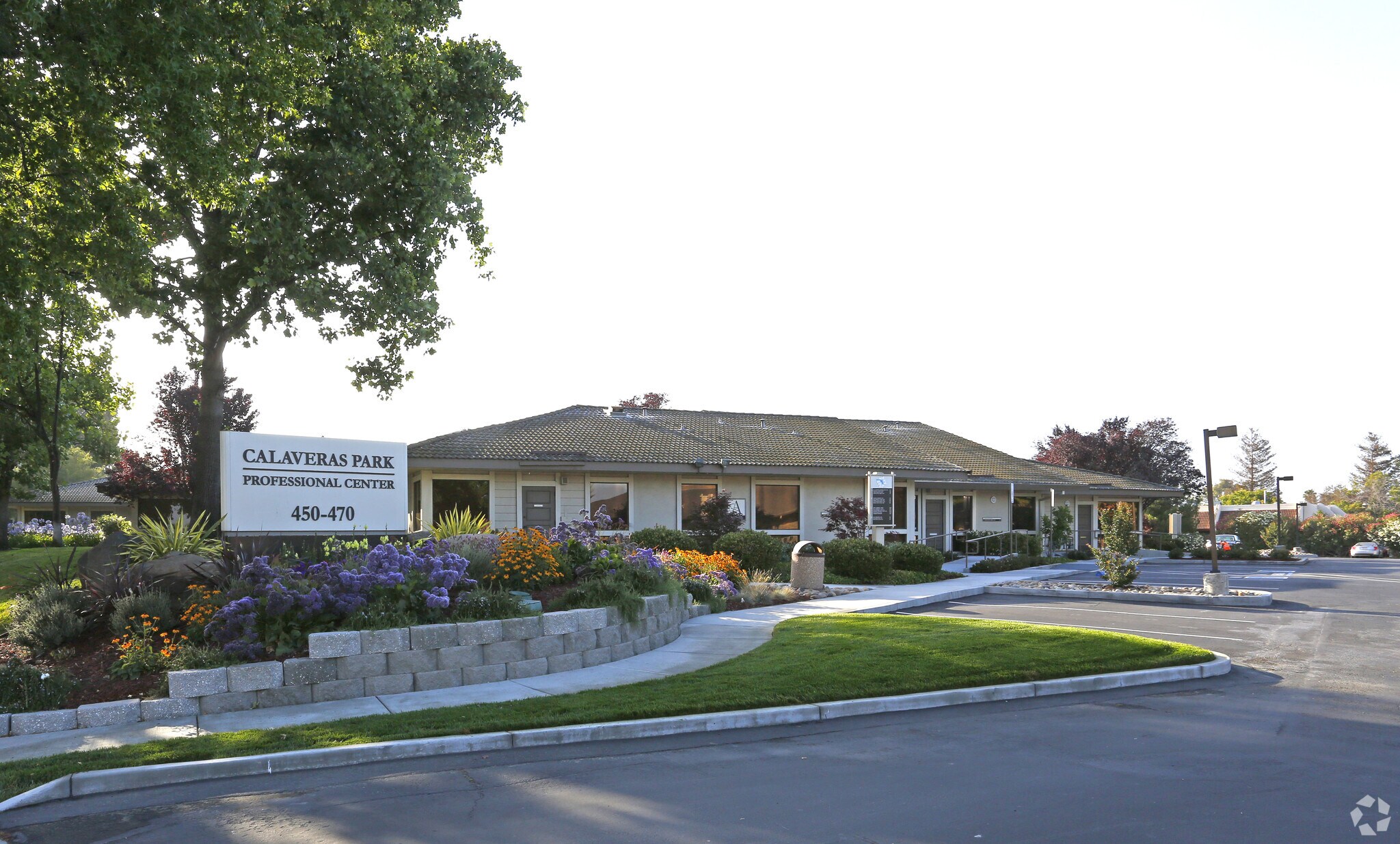 450-470 E Calaveras Blvd, Milpitas, CA for lease Primary Photo- Image 1 of 17