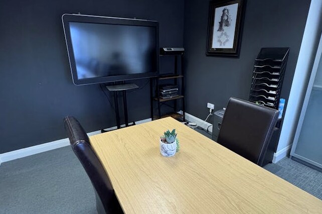 64 High St, Burnham à louer Photo intérieure- Image 1 de 7