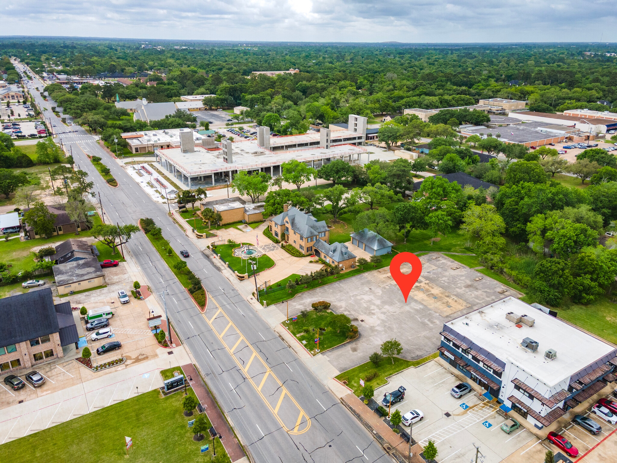 310 Friendswood Dr, Friendswood, TX for lease Primary Photo- Image 1 of 13