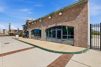 101-203 N OWA Blvd, Foley, AL for lease Building Photo- Image 1 of 11