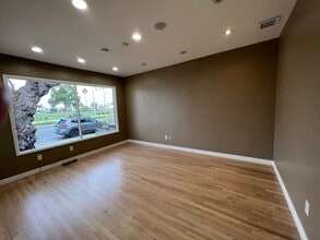 4652 Katella Ave, Los Alamitos, CA for lease Interior Photo- Image 1 of 20