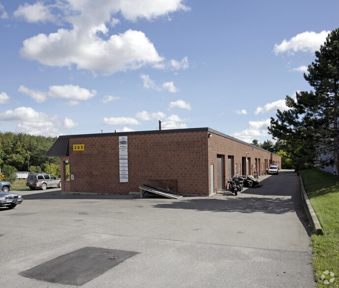 305 Armstrong Ave, Halton Hills, ON à louer - Photo du bâtiment - Image 2 de 2
