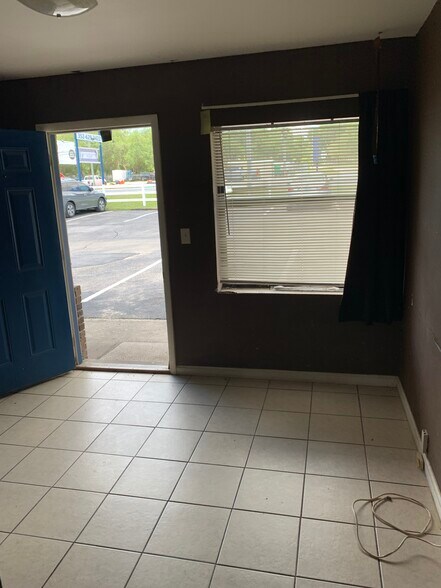 9161 NE Jacksonville Rd, Anthony, FL à louer - Photo du bâtiment - Image 2 de 9