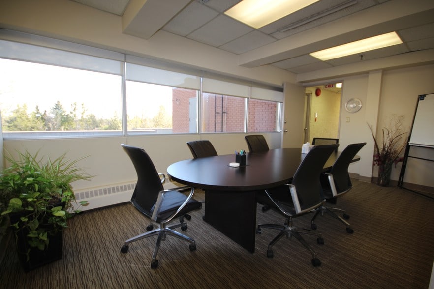 10230 142nd St NW, Edmonton, AB for lease - Interior Photo - Image 3 of 10