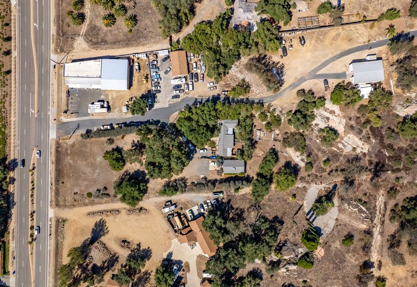 27845 Valley Center Rd, Valley Center, CA à vendre - Photo du bâtiment - Image 3 de 6