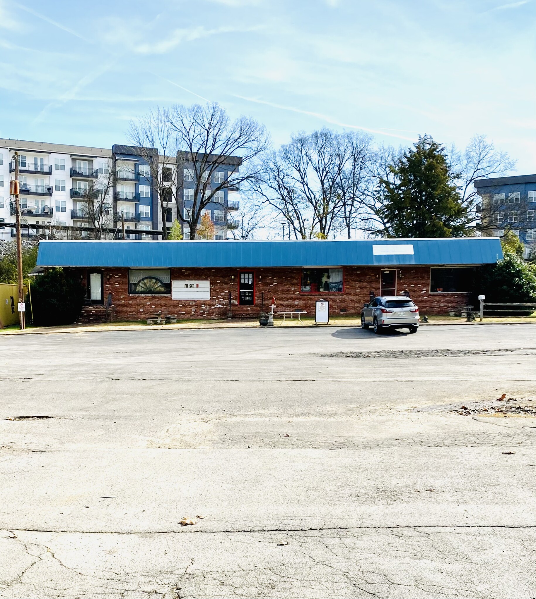 7105-7101 Charlotte Pike, Nashville, TN à vendre Photo du b timent- Image 1 de 1