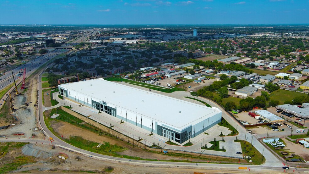 19205 Lyndon B Johnson Fwy, Mesquite, TX à vendre - Photo du bâtiment - Image 2 de 4