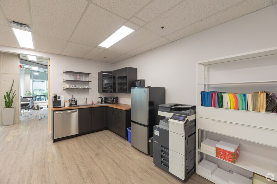 60 Columbia Way, Markham, ON à louer - Photo intérieure - Image 3 de 23