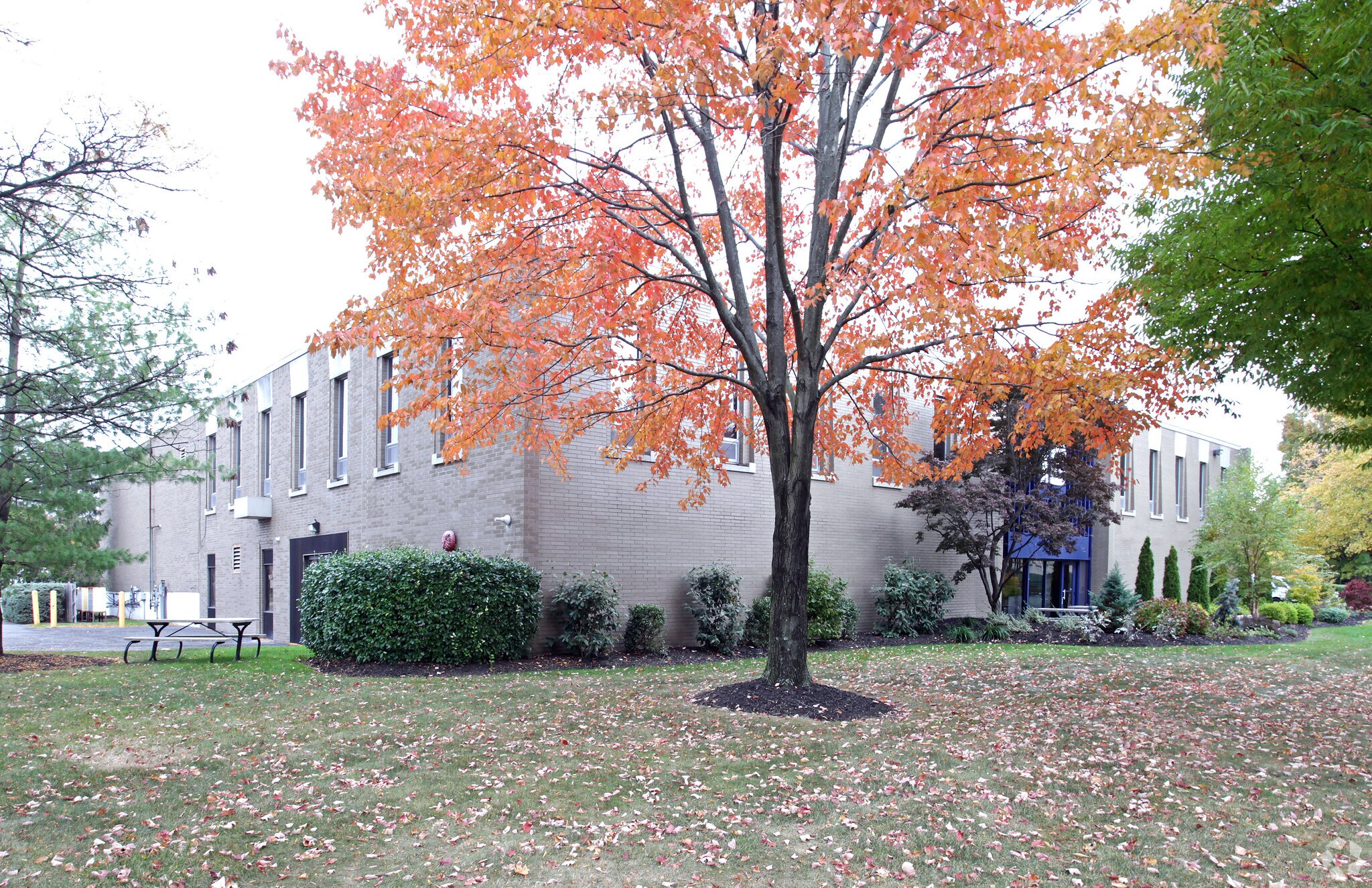 75 W Century Rd, Paramus, NJ à louer Photo principale- Image 1 de 4