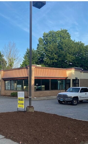 127 Main St, Winsted, CT for sale - Building Photo - Image 1 of 1