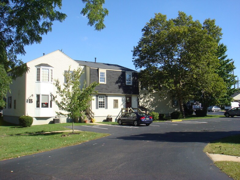 46 Ravenna St, Hudson, OH à louer - Photo principale - Image 1 de 3