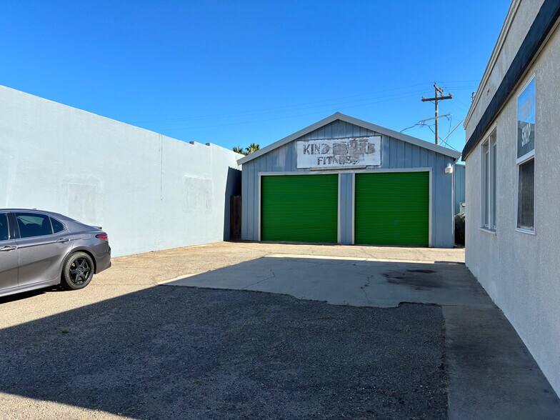 113 W Main St, Ripon, CA à louer - Photo du bâtiment - Image 3 de 6