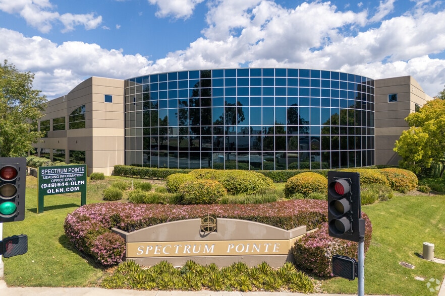 2 South Pointe Dr, Lake Forest, CA for lease - Building Photo - Image 1 of 12