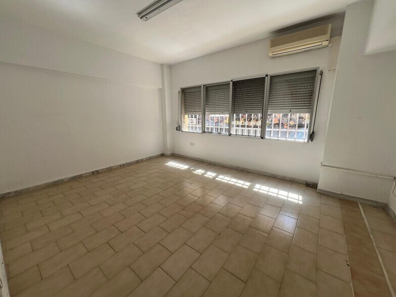 Office in Cáceres, Cáceres for sale - Building Photo - Image 3 of 7