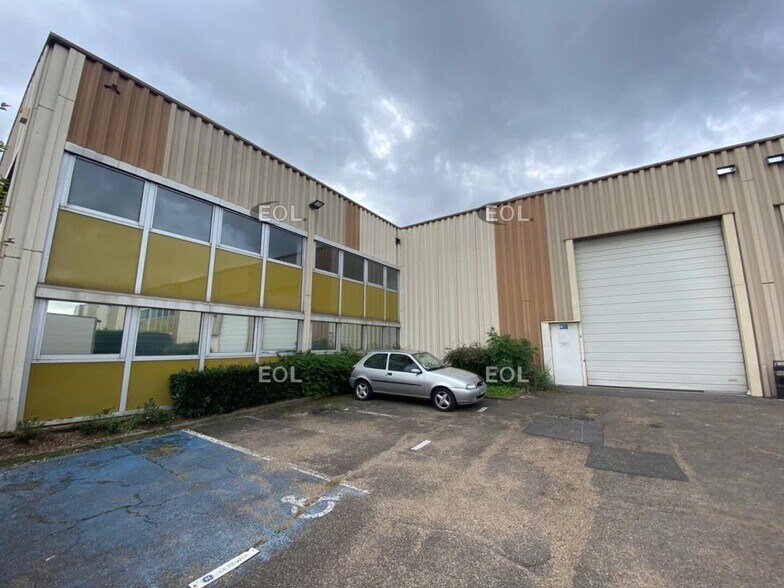 Industrial in Massy for lease - Building Photo - Image 2 of 5