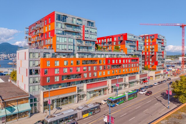 Plus de détails pour 939 Hastings St E, Vancouver, BC - Flex à vendre