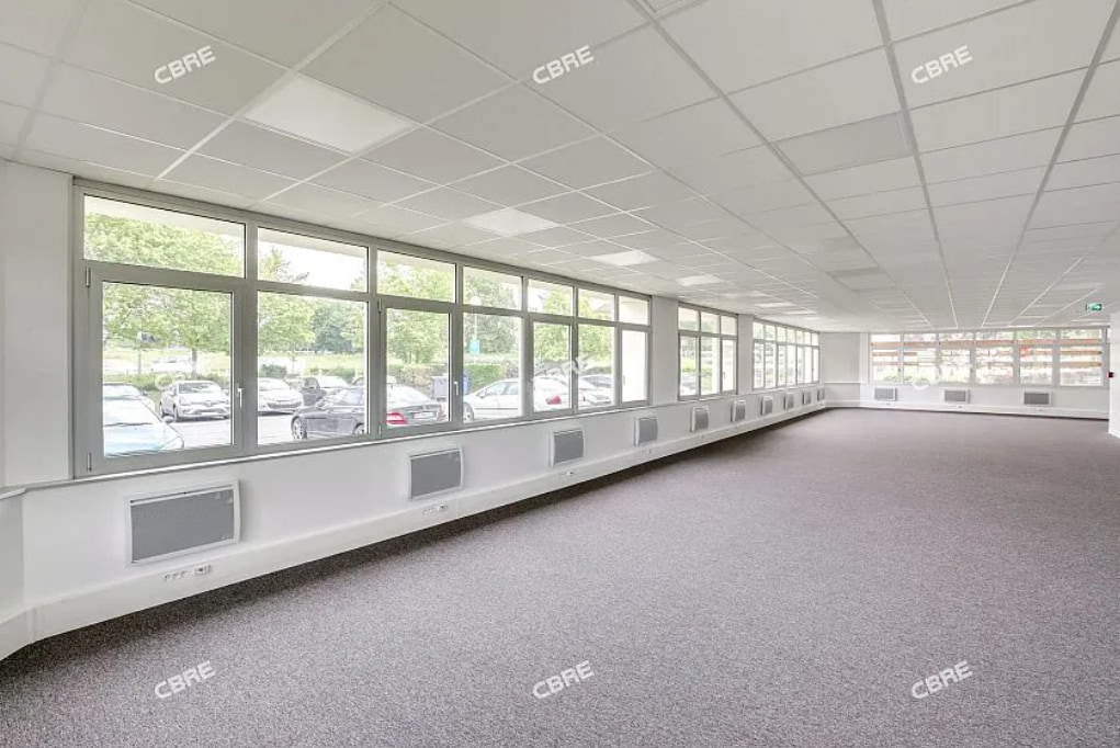 5 Rue Helene Boucher, Orly for lease Interior Photo- Image 1 of 3