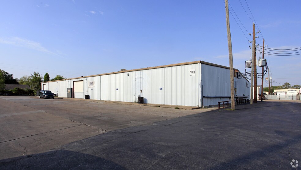 9879 & 9881 Tanner Rd portefeuille de 2 propriétés à vendre sur LoopNet.ca - Photo principale - Image 2 de 2
