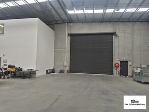 3 Camino Cres, Cranbourne West for lease Interior Photo- Image 1 of 5