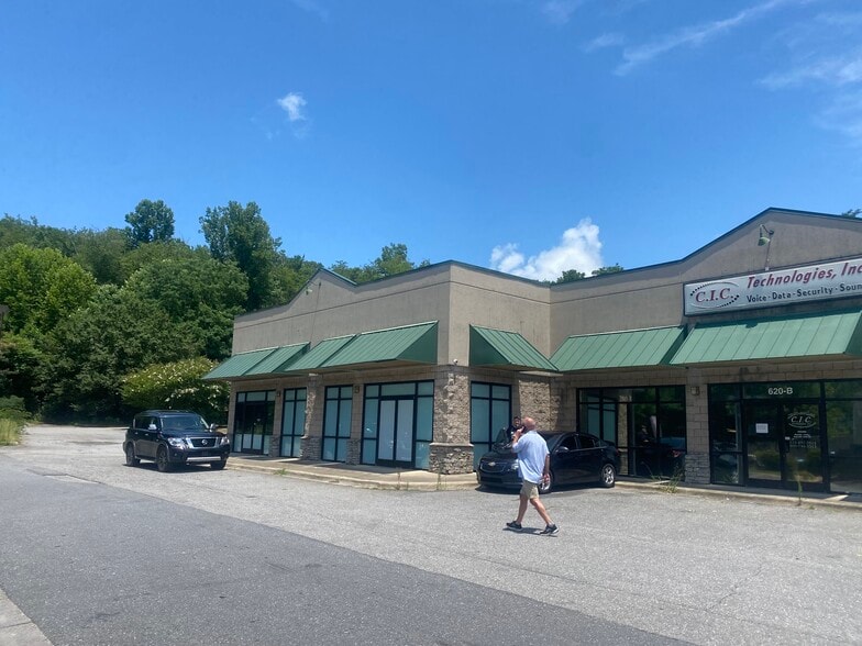 620 Casino Trl, Whittier, NC for lease - Building Photo - Image 2 of 6