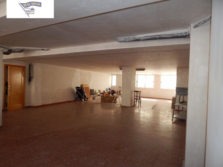 Commerce de détail dans Ontinyent, Valencia à louer - Photo du bâtiment - Image 2 de 4
