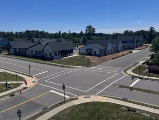 Plus de détails pour 50200 Governors Dr, Chapel Hill, NC - Commerce de détail à louer