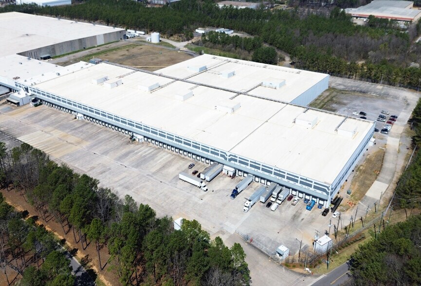 400 Industrial Dr, Birmingham, AL à louer - Photo du bâtiment - Image 2 de 12