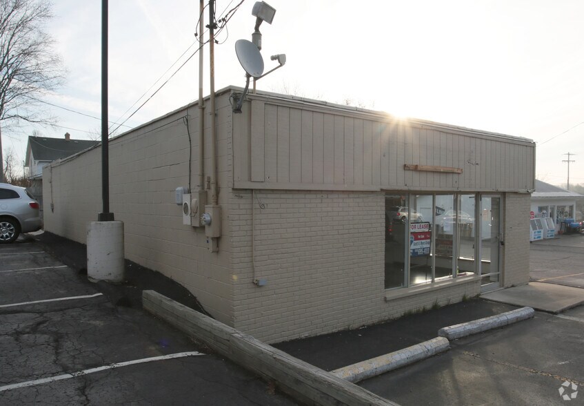 11833 S Saginaw St, Grand Blanc, MI for lease - Building Photo - Image 2 of 4
