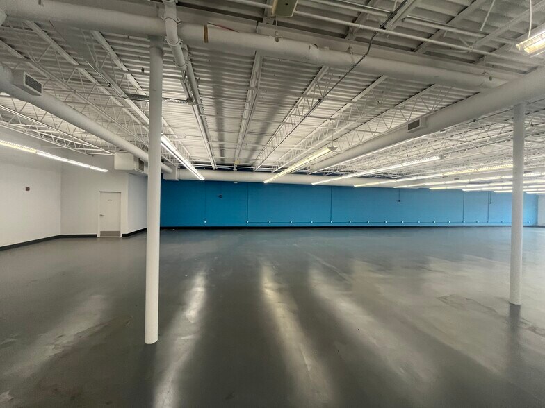 1600-1620 White Bear Ave N, Saint Paul, MN à louer - Photo intérieure - Image 3 de 5