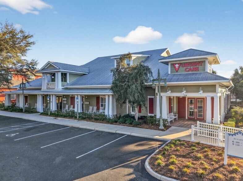 910 Old Camp Rd, The Villages, FL à vendre - Photo du bâtiment - Image 2 de 18