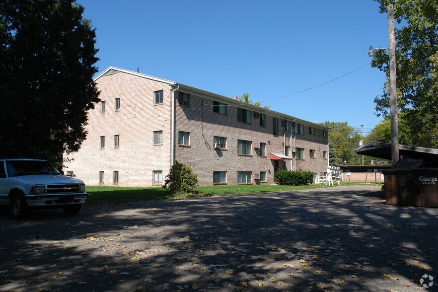 3501 Simken Dr, Lansing, MI à vendre - Photo du bâtiment - Image 2 de 17