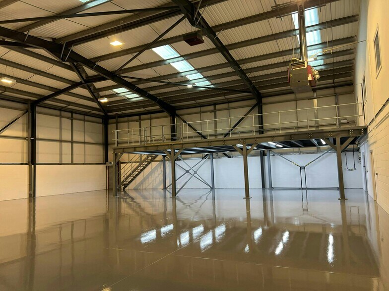 Evans Rd, Liverpool à louer - Photo du bâtiment - Image 3 de 6