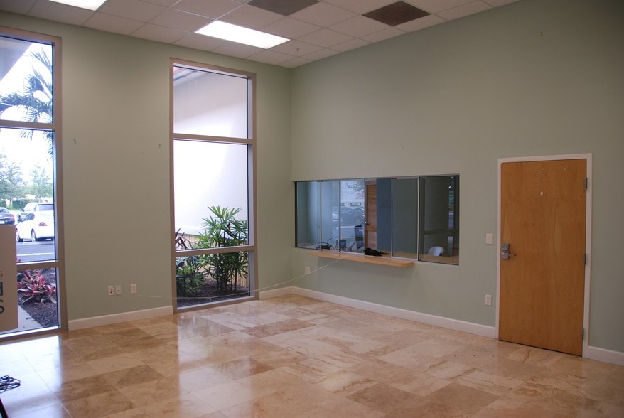19621 Cochran Blvd, Port Charlotte, FL for lease - Building Photo - Image 3 of 11