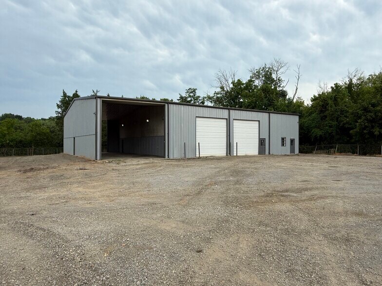 1009 S Lee Hwy, Cleveland, TN à louer - Photo du bâtiment - Image 2 de 9