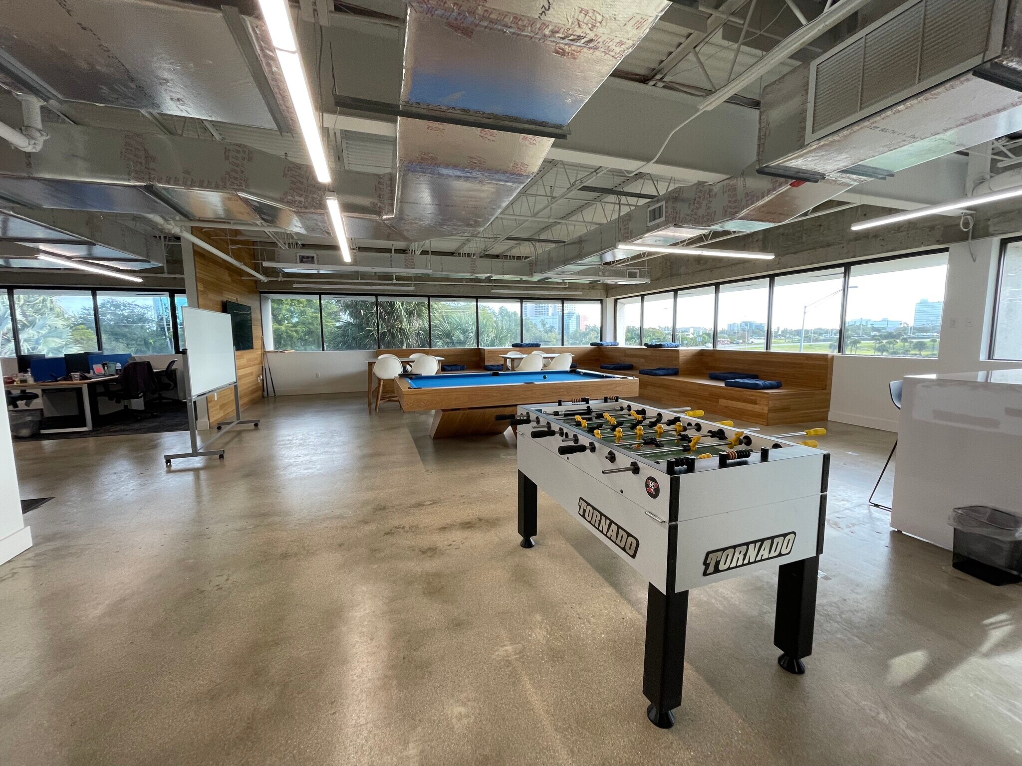 6300 NE 1st Ave, Fort Lauderdale, FL for lease Interior Photo- Image 1 of 9