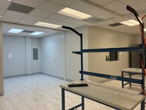 501 - 599 Sawgrass Corporate Parkway, Sunrise, FL for lease Interior Photo- Image 2 of 13