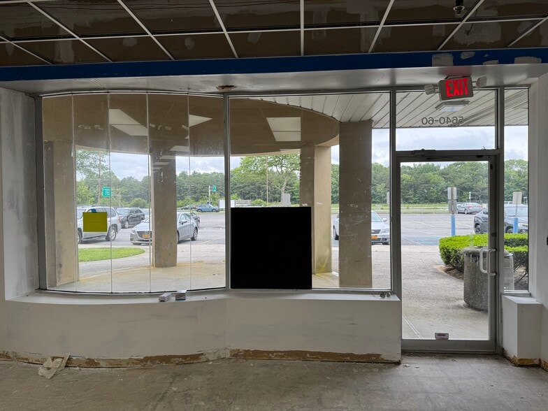 5640 Sunrise Hwy, Sayville, NY for lease - Building Photo - Image 3 of 7