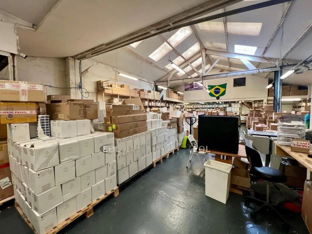 Flex in Bondy for lease Interior Photo- Image 1 of 9