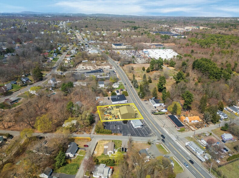 105 Memorial Dr, Avon, MA à vendre - Photo du bâtiment - Image 3 de 8