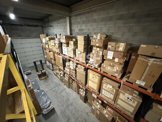 Plus de détails pour Bureau, Local d'activités à louer