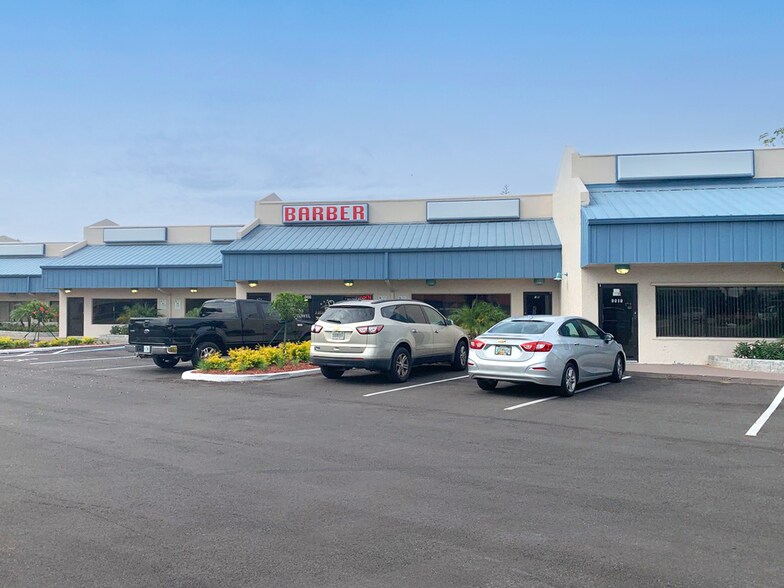 900-914 Dixon Blvd, Cocoa, FL à louer - Photo du bâtiment - Image 1 de 6